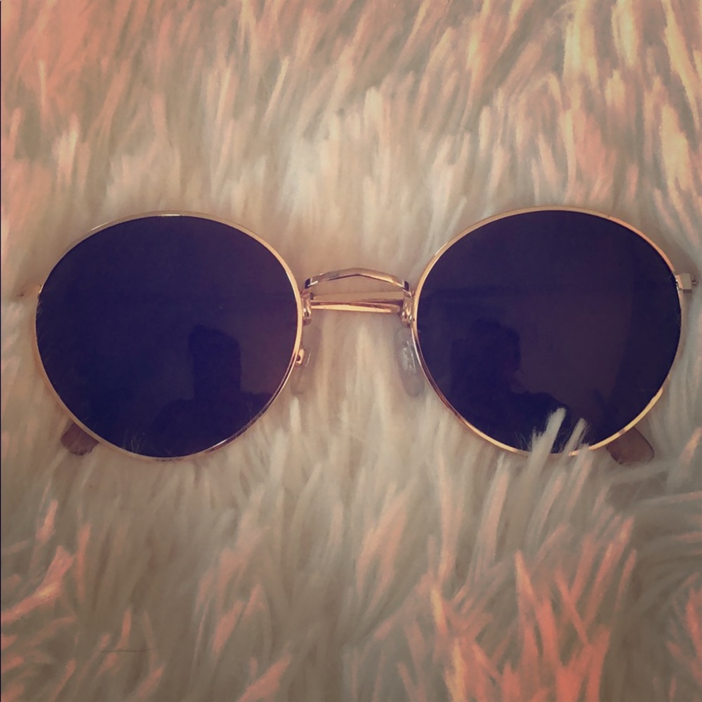 Women’s round silhouette sunglasses - Gold